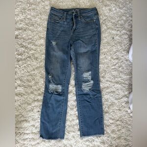 Woman’s medium wash jeans
